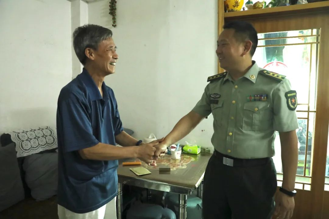 “七一”前夕送温暖 共话初心叙真情_邵阳头条网