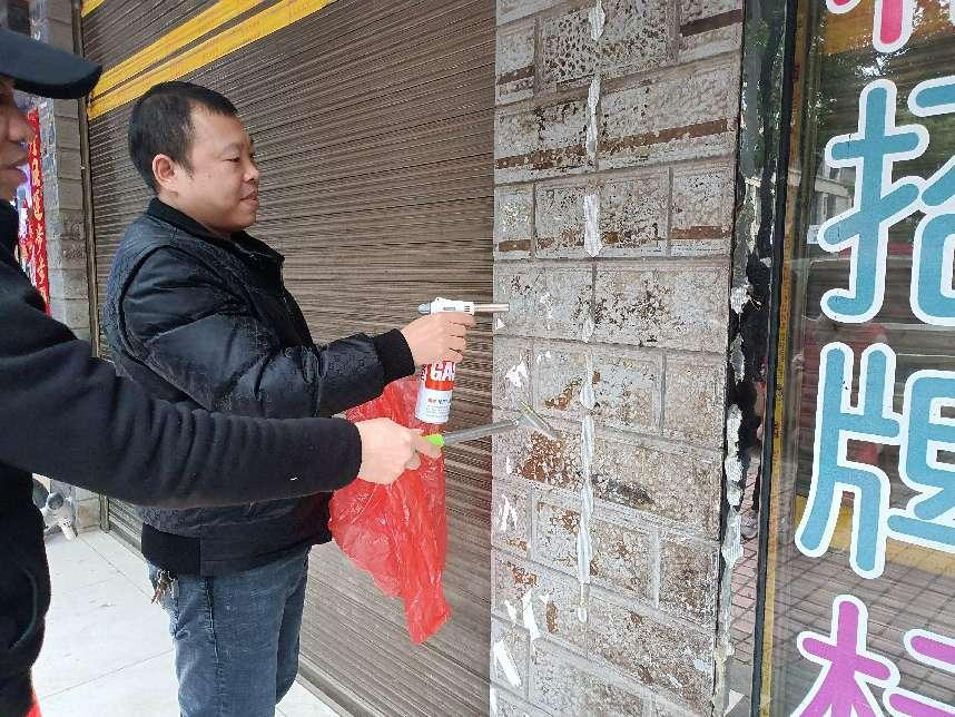 区行政审批服务局下沉社区做好国卫复审工作_邵阳头条网