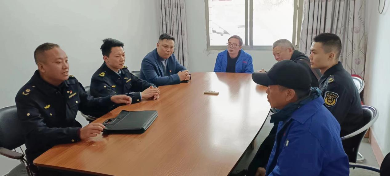 专家“医生”巡诊危化品企业装置 设备“带病”运行安全推动企业健全双重预防机制_邵阳头条网