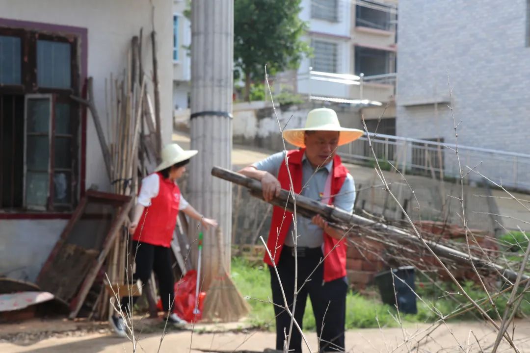 双清区开展乡村振兴读书分享活动暨人居环境整治志愿服务活动_邵阳头条网