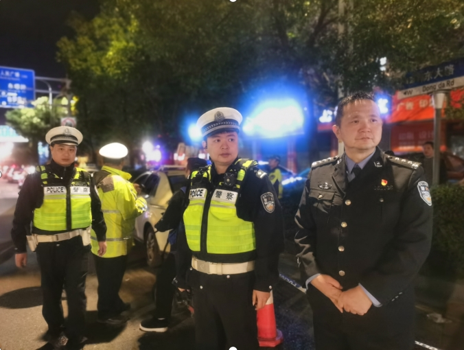 双清交警：整治“飙车炸街” 优化营商环境_邵阳头条网
