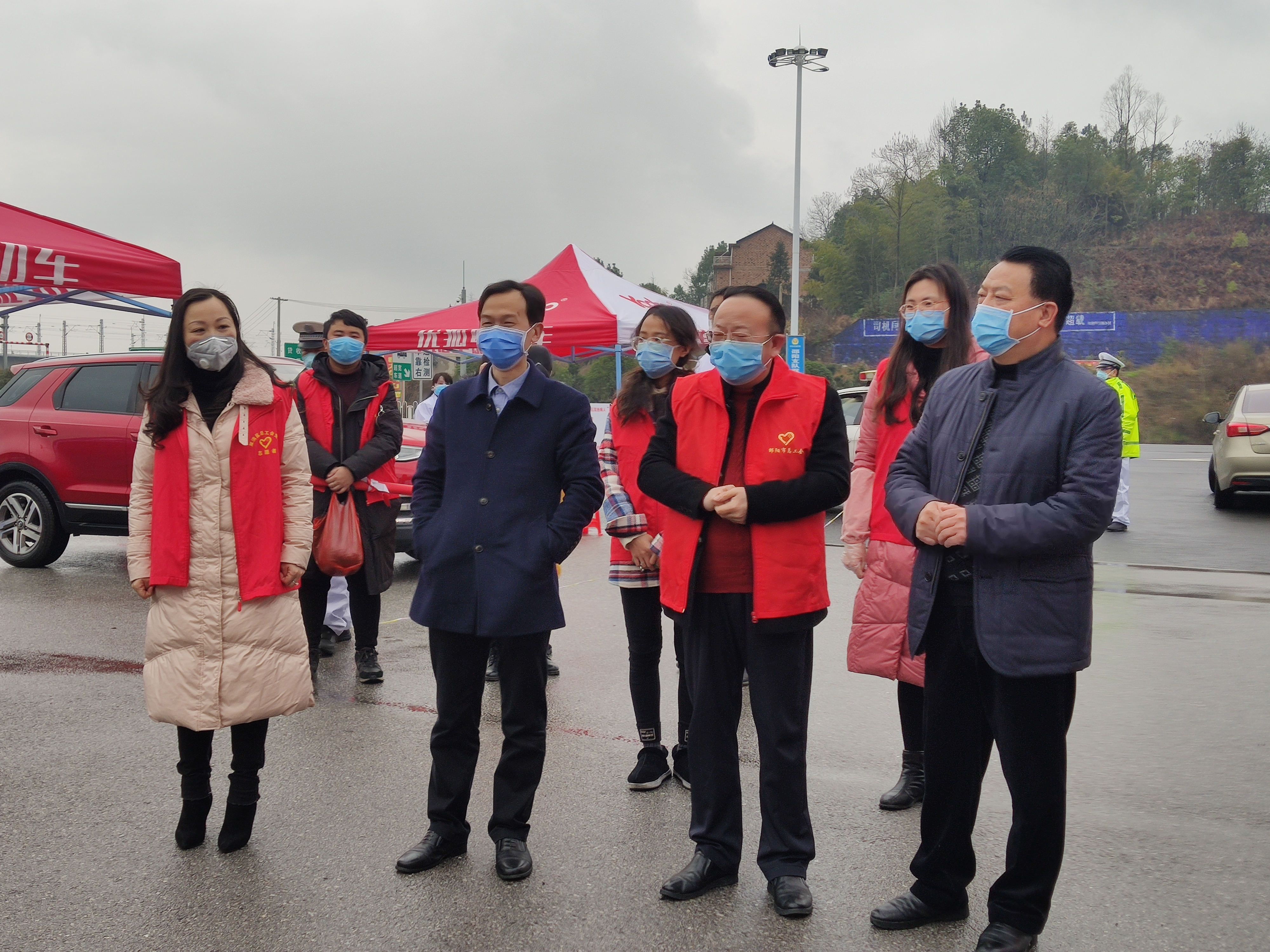 邵阳市总工会捐赠物资助力双清区疫情防控一线