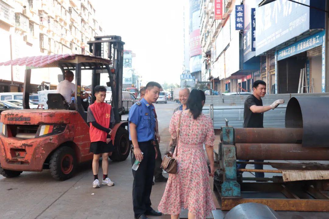 创文进行时|双清区开展湘桂黔建材城二期市容环境秩序联合执法整治行动_邵阳头条网