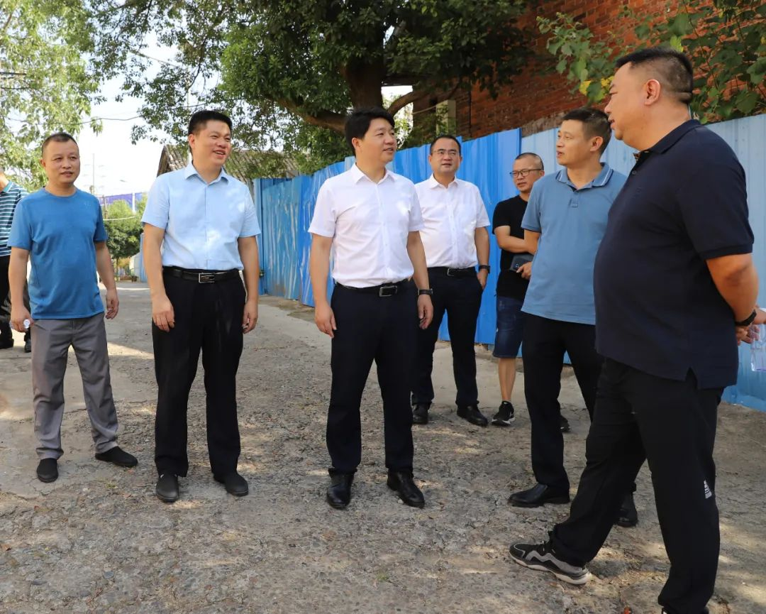 区领导调研督导社区“创文”基础设施建设情况_邵阳头条网