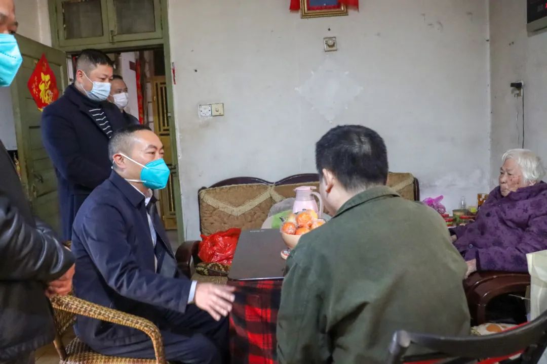 走基层，送温暖 | 区委书记赵逢春开展春节前走访慰问活动_邵阳头条网