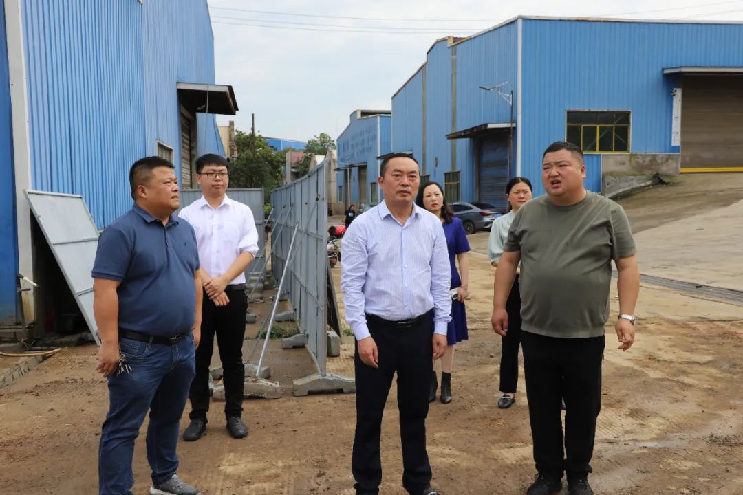 区委书记赵逢春调研工业企业优化营商环境工作，为企业发展“把脉问诊”_邵阳头条网