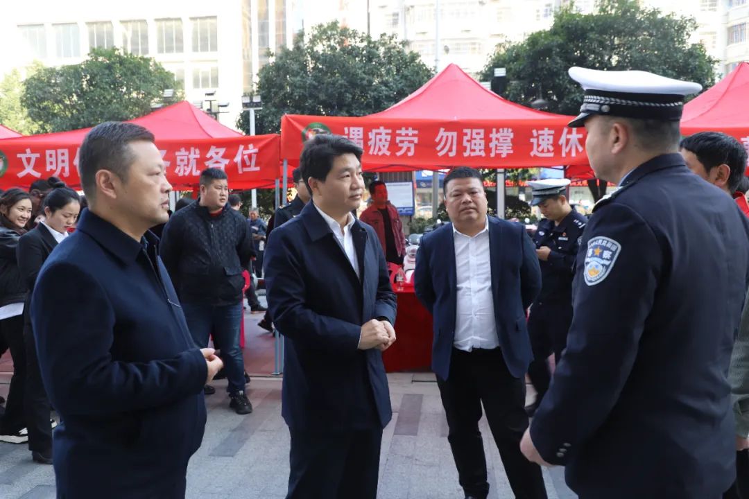 文明交通，你我同行|双清区开展第十二个“全国交通安全日”主题宣传活动_邵阳头条网