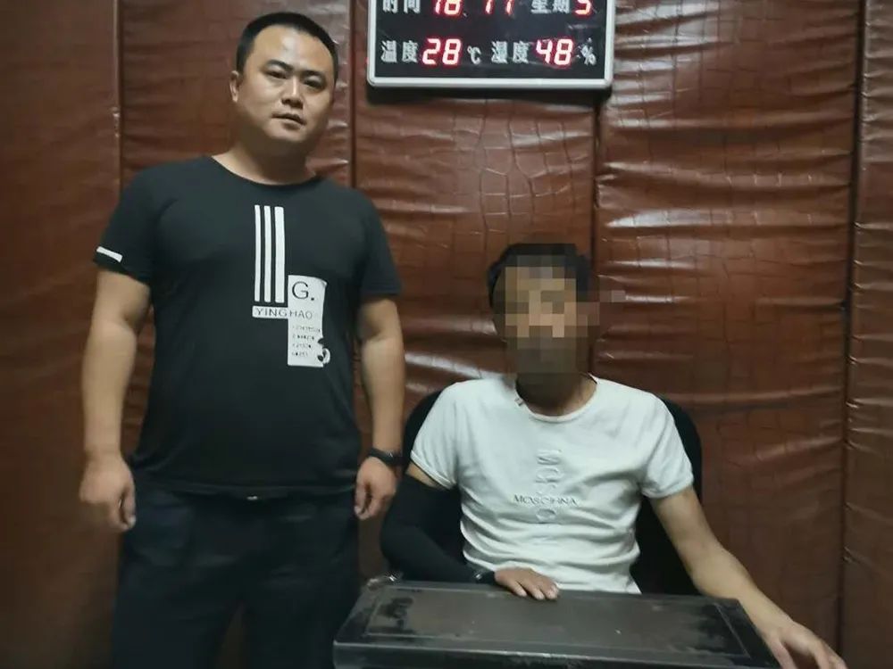 【平安一号】 一村一辅警抓获9名涉毒违法犯罪人员！_邵阳头条网