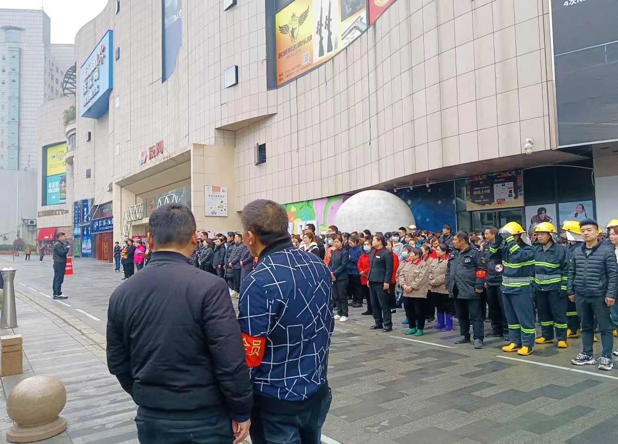 东风路街道安全生产“五进”宣传活动走进邵阳友阿_邵阳头条网