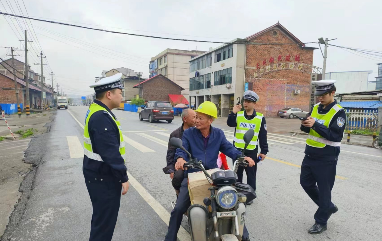 火车站乡：聚焦“四个强化”，维护道路交通安全_邵阳头条网