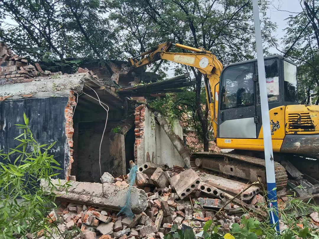 石桥街道：拆除危房消除隐患 守护人民生命安全_邵阳头条网