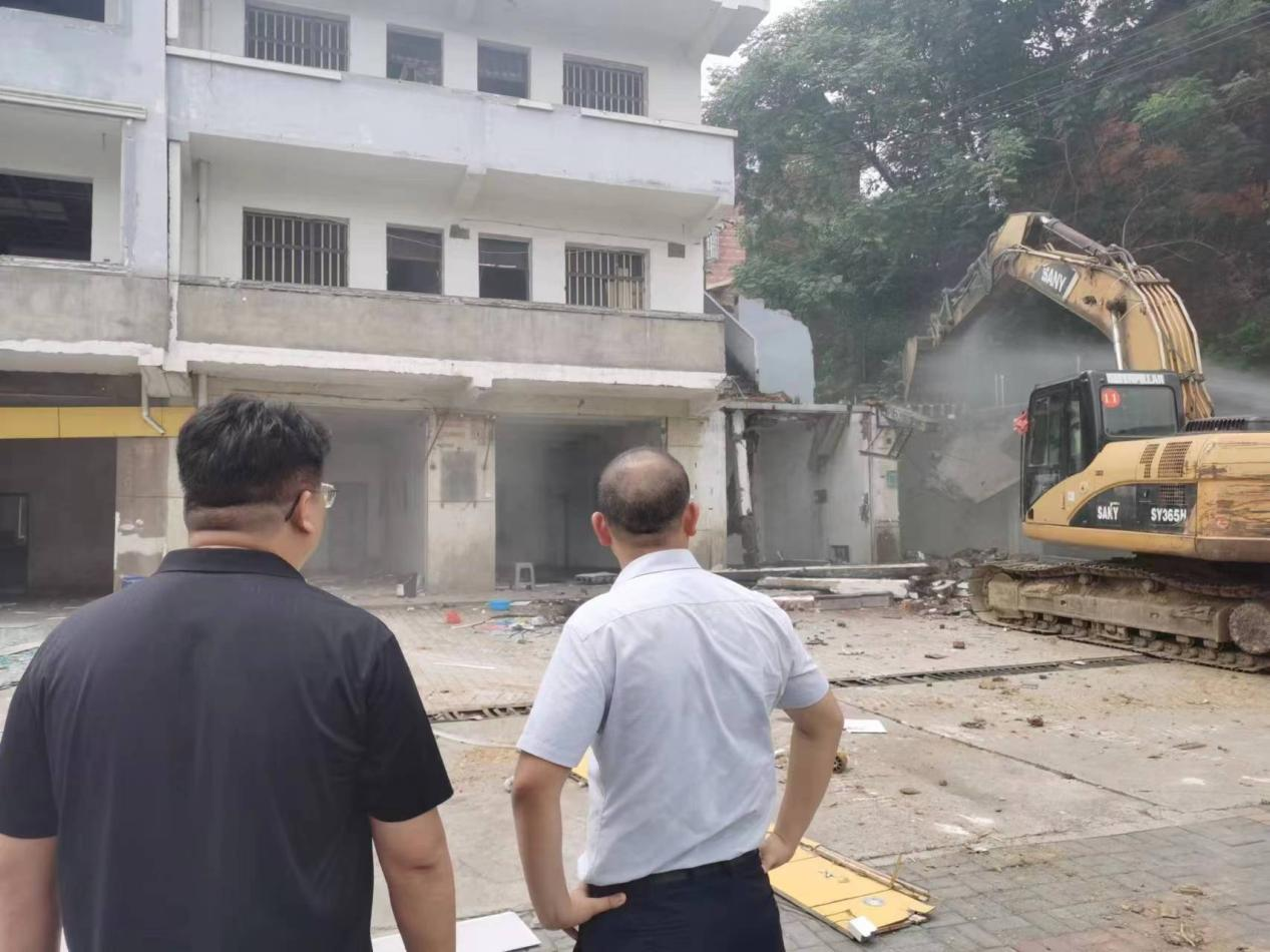 火车站乡：开展自建房整治工作拆除存量违章建筑_邵阳头条网