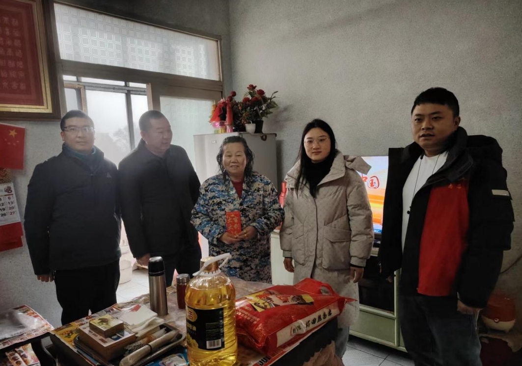 龙须塘街道政协委员送爱心 走访慰问困难户_邵阳头条网