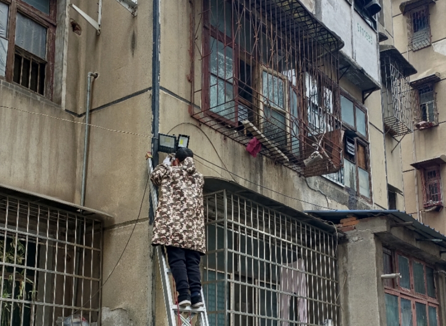 龙须塘街道:安装路灯暖民心_邵阳头条网