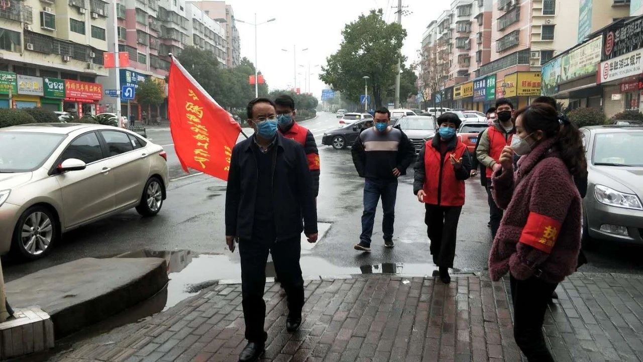 政协机关下沉社区真情开展疫情防控(图1)