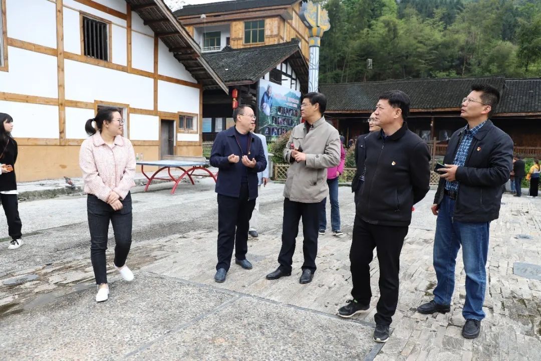 马新祥带队赴新邵考察美丽乡村建设并现场开展主题党日活动(图1)