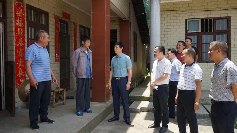 如何破解农村建房难建房乱?区人大深入一线找良方(图3)