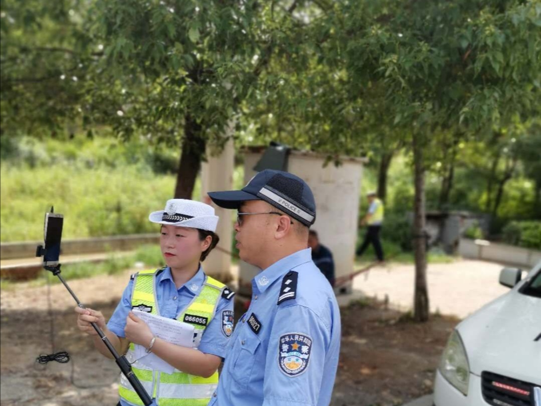 双清交警多措并举开展危化品车辆交通安全整治行动(图3)