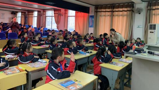 开展语文主题学习，研讨助力师生成长 ——双清区张萍小学语文工作室致力“语文主题学习”研讨活动(图2)