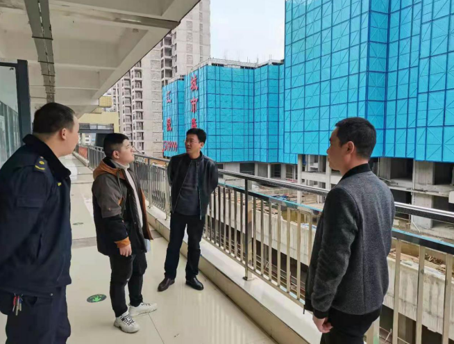“管行业必须管安全”:双清区住建局（人防办）深入开展建筑工地安全生产排查(图2)