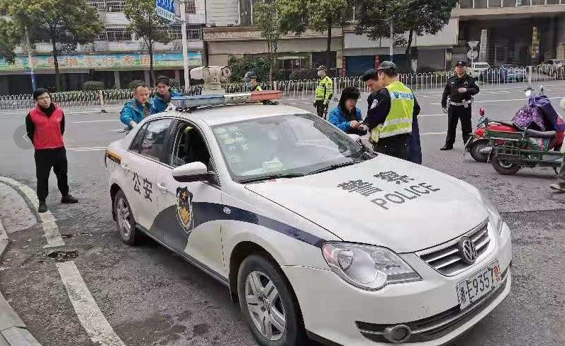 双清区开展电动车交通问题顽瘴痼疾集中宣传和整治工作(图2)
