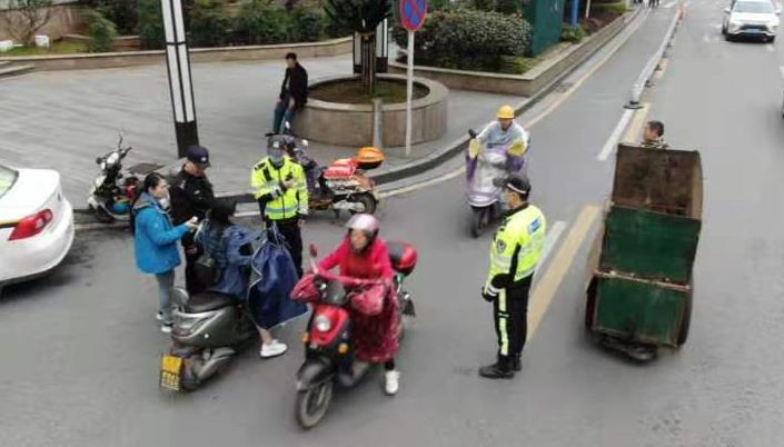双清区开展电动车交通问题顽瘴痼疾集中宣传和整治工作(图1)