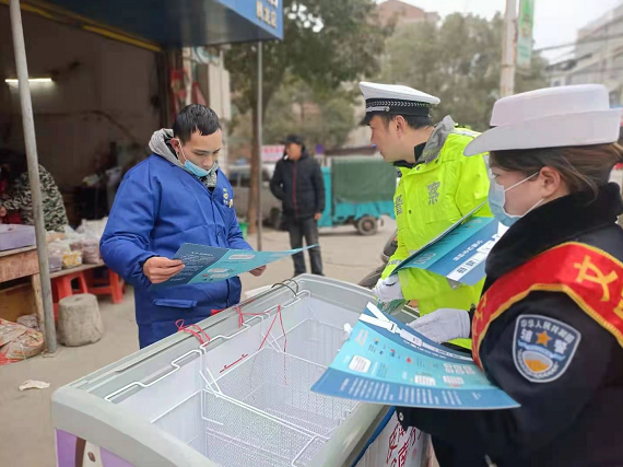整治交通助力创文 双清交警在行动(图2)