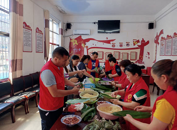 双清区发改局 开展“我们的节日·端午节”包粽子比赛(图2)