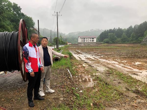 维 稳 “尖 兵” ——记邵阳市双清区政法英模、区委政法委副书记肖力丁(图2)