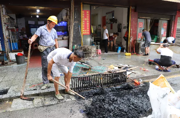 专项整治农贸市场乱象，双清区联合执法这么干 (图5)