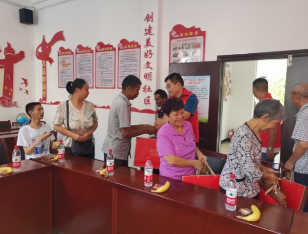 双清区发改局开展中秋帮扶慰问志愿服务活动(图2)
