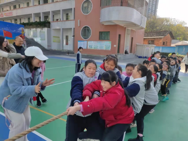 洛阳洞小学开展冬季运动会(图2)