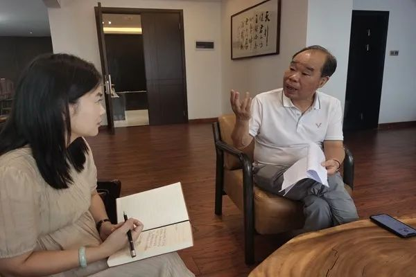 双清区法院:走访人大代表 开展上门“送法”活动(图2)