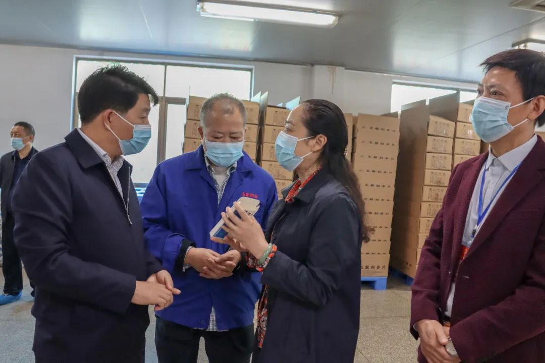仇珂静参加十七届市人大代表双清区第一代表小组主题活动(图1)