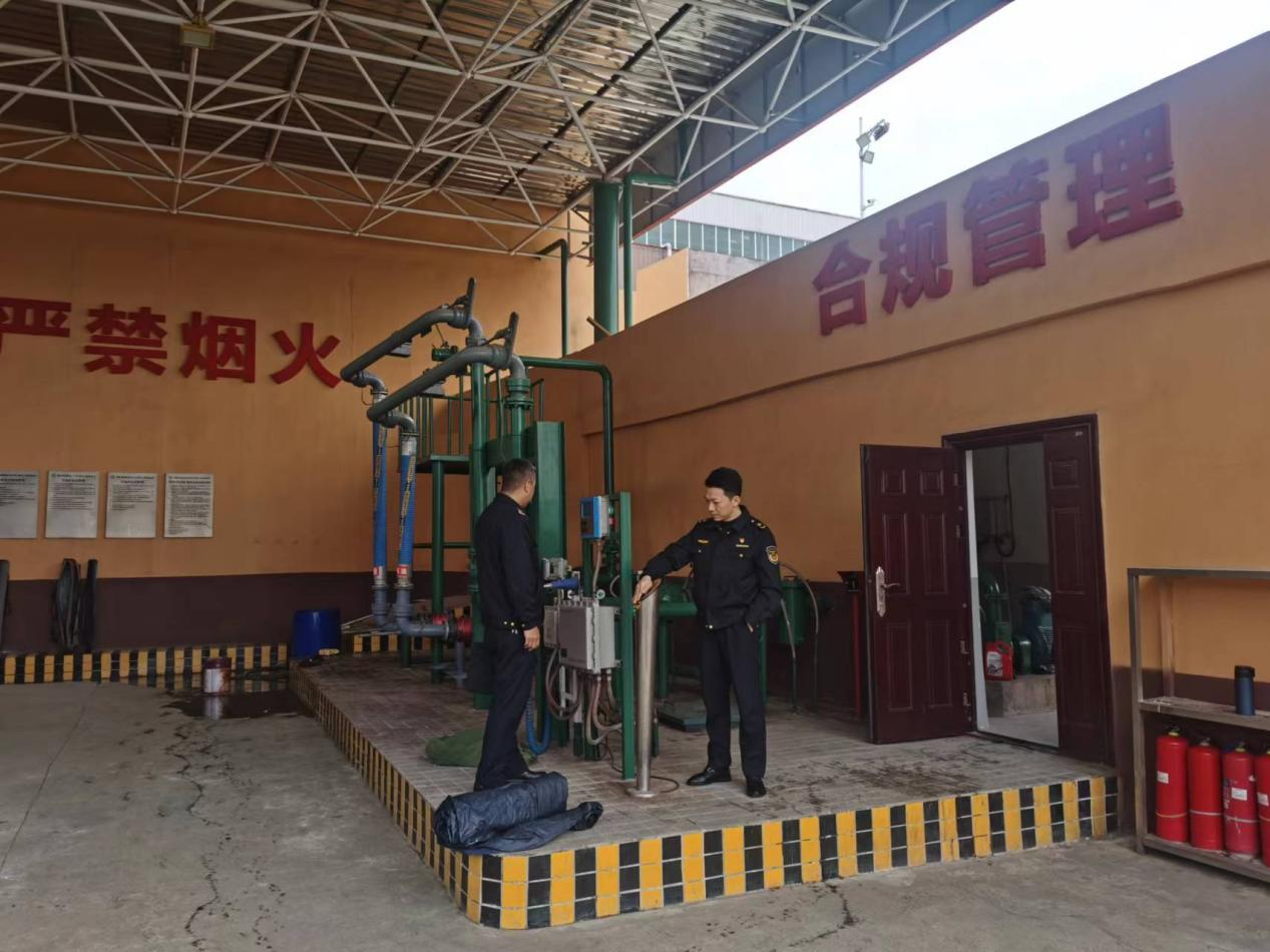 双清区开展危险化学品生产、经营、储存、使用、运输集中整治行动(图1)