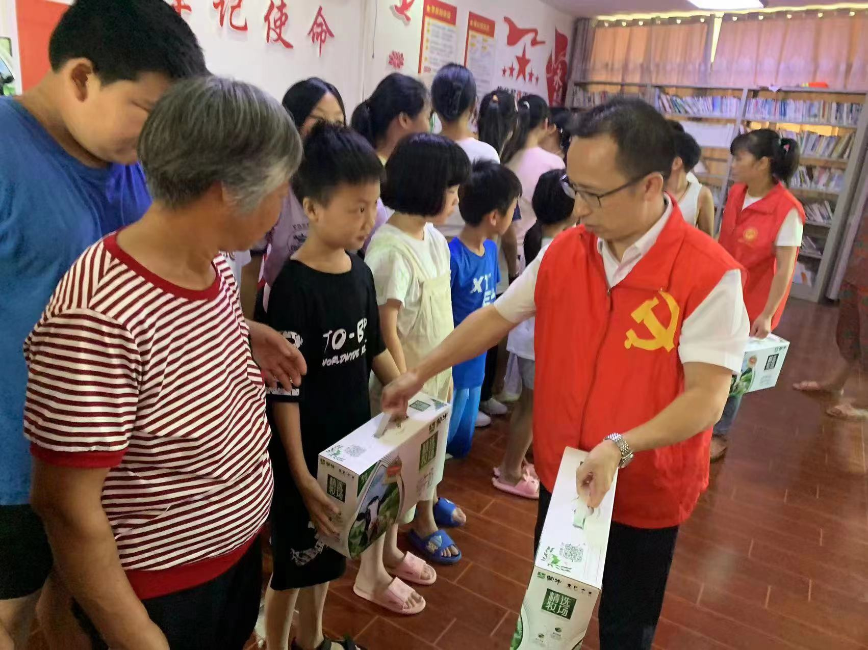 双清区：“清合力”党建引领 “志愿红”利剑护蕾——关爱农村留困儿童安全教育志愿服务活动(图1)