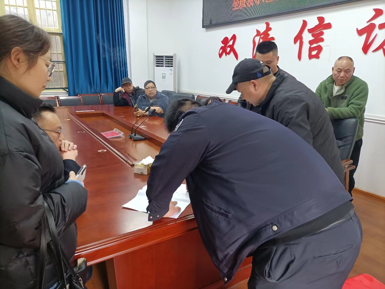 邵阳市双清区桥头司法所——物业争议起纠纷，及时调解保稳定(图1)