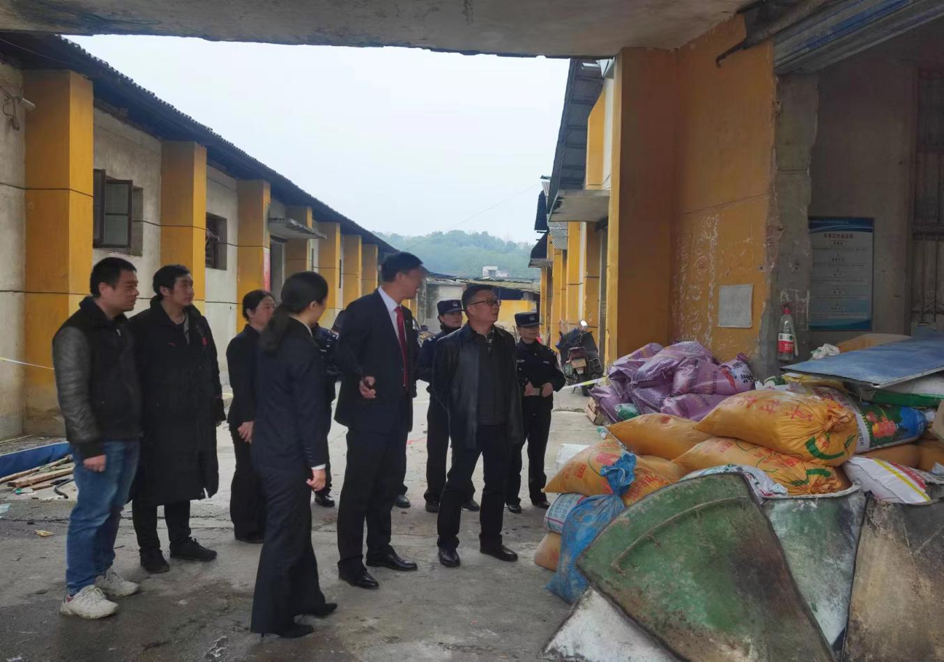 双清区：暖心执行 助力40余名农民工拿回辛苦钱(图1)