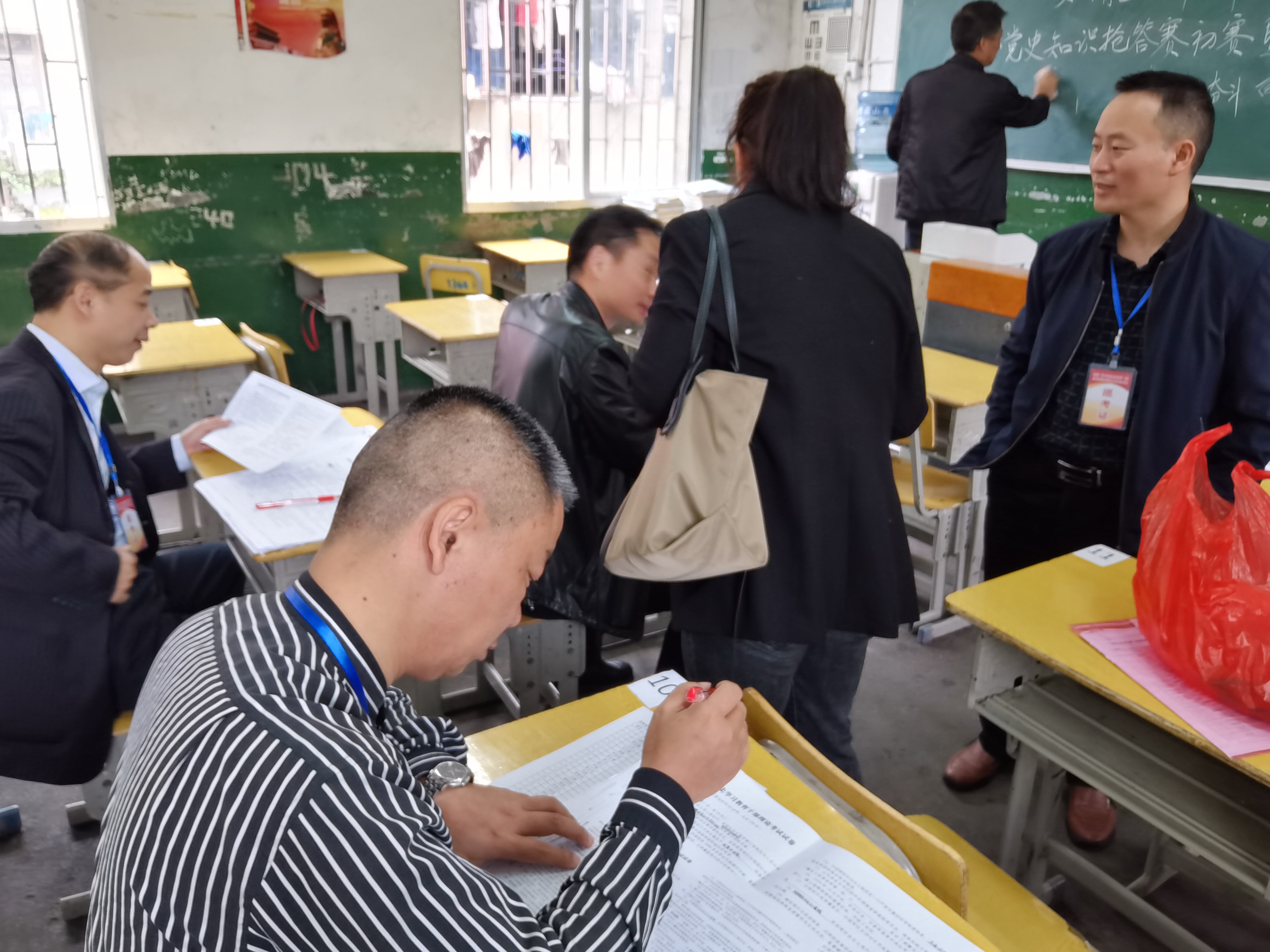 以考促学,以赛促学:双清区举行党史学习教育干部理论考试(图4)