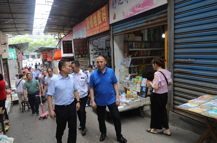 双清区深入开展“扫黄打非”专项行动(图1)