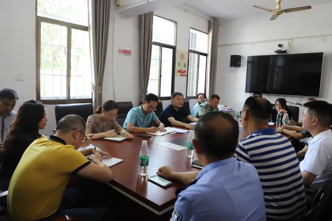 区委书记曾秦伟深入桥头街道调研创文工作(图2)