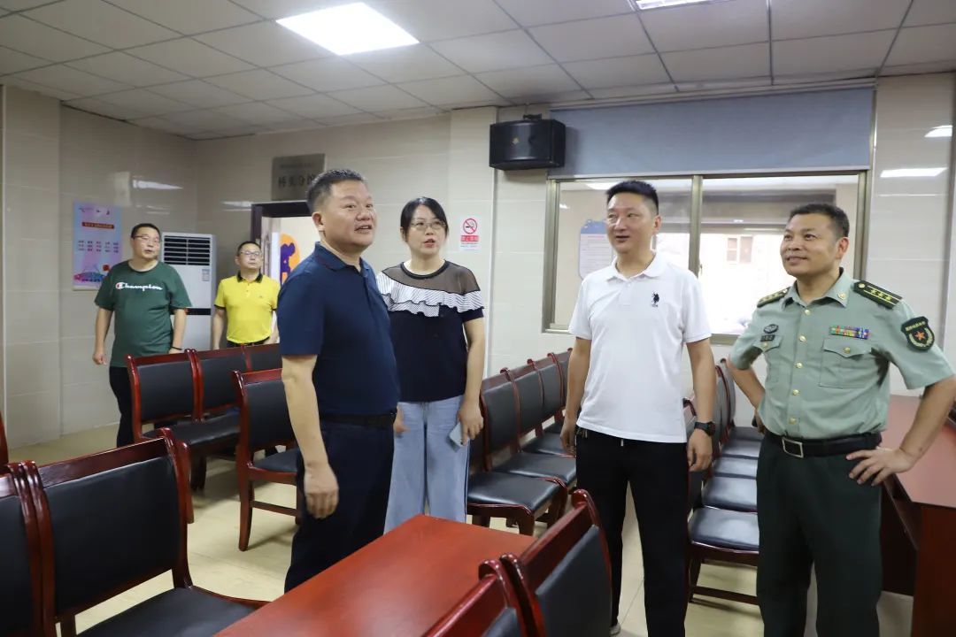 区委书记曾秦伟深入桥头街道调研创文工作(图1)
