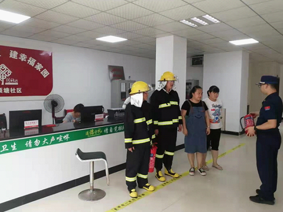 双清区消防救援大队深入辖区微型消防站开展消防安全检查及灭火能力培训(图1)