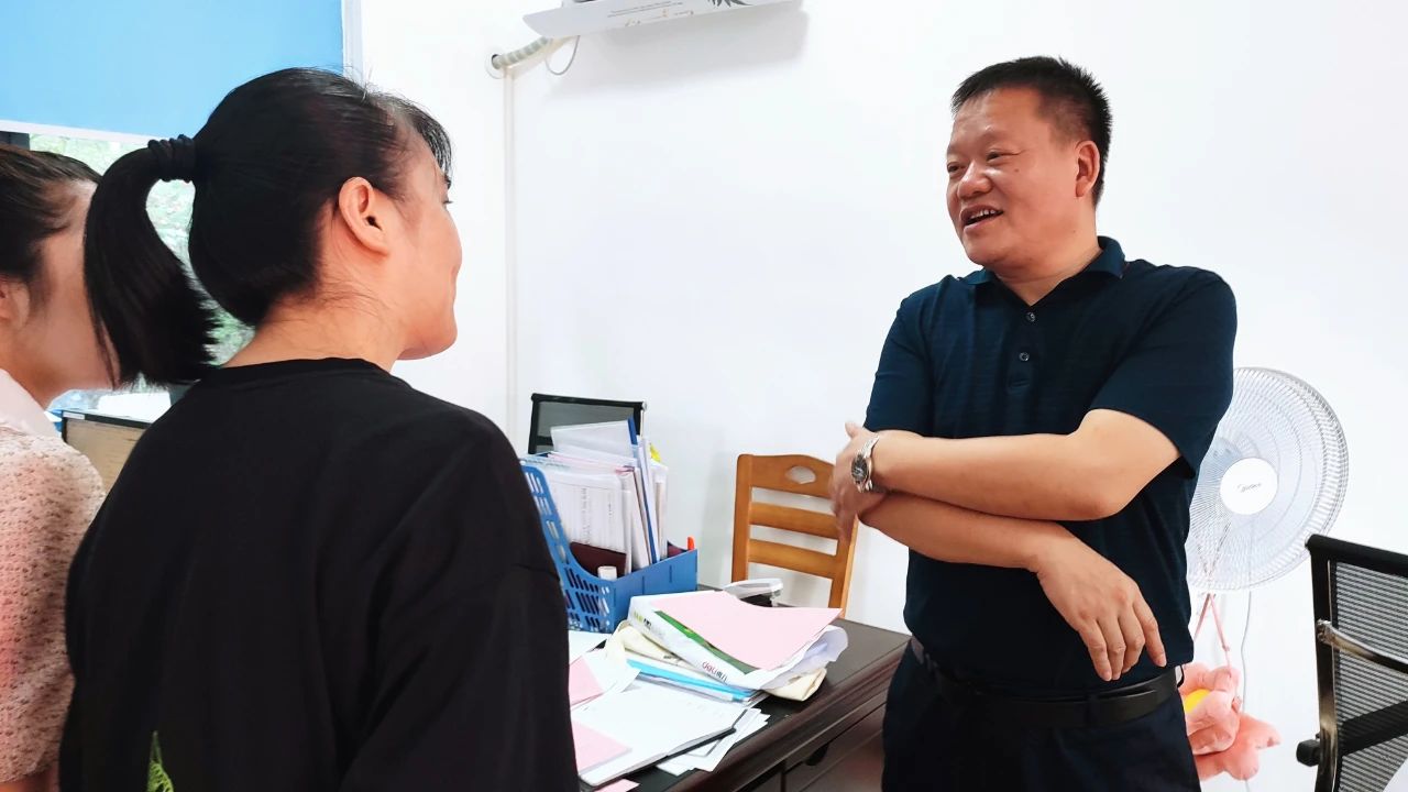 双清区委书记曾秦伟周末暗访：勇于担当创先争优 干在实处走在前列(图2)