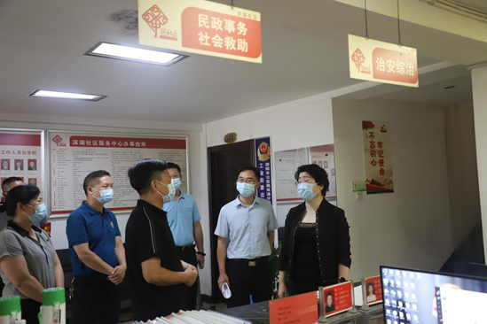 周迎春到双清督查未成年人思想道德建设和疫情防控工作(图3)
