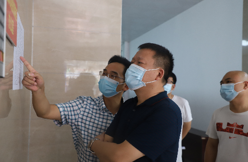 双清区委书记曾秦伟督导教育系统防疫防溺水等工作(图2)