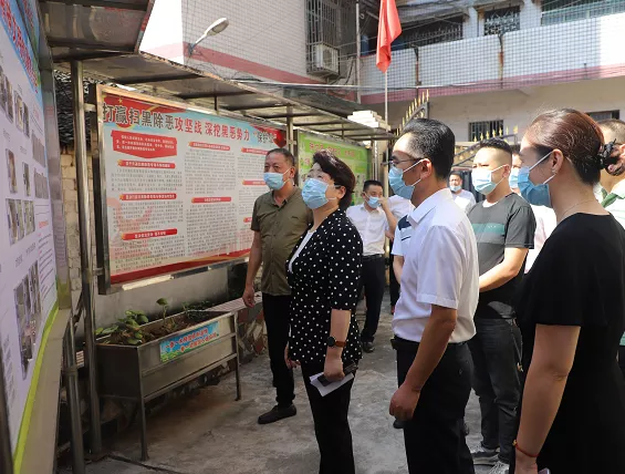 周迎春到双清区联点街道、社区和农贸市场督导创文工作(图1)