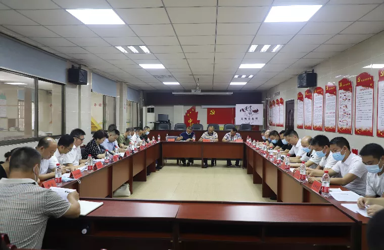 周迎春到双清区联点街道、社区和农贸市场督导创文工作(图2)