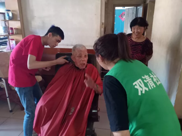 “托举希望　筑梦未来”：双清区第二届邻居节暖意融融(图3)
