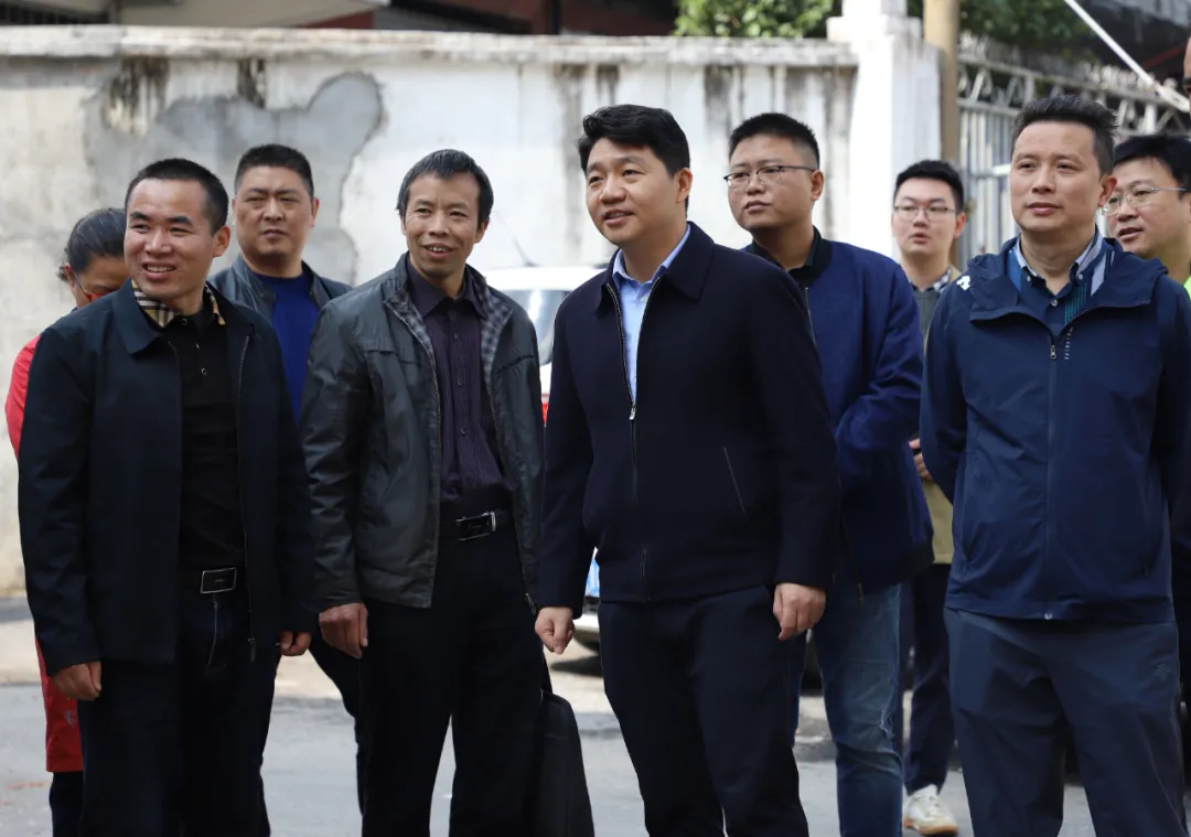 江韬调研老旧小区改造工作：让“旧”小区呈现“新”面貌，让“老”居民乐享“新”生活(图3)